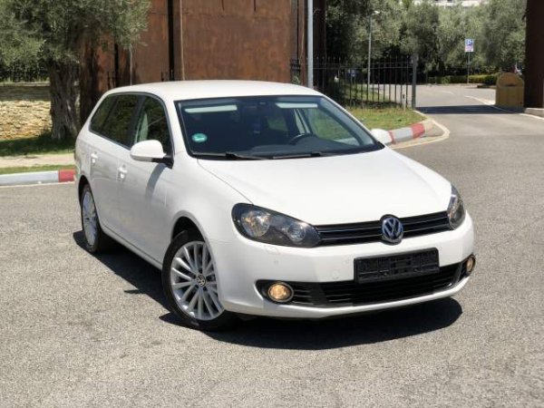 Tirane,  Volkswagen Golf VI Viti 2011,