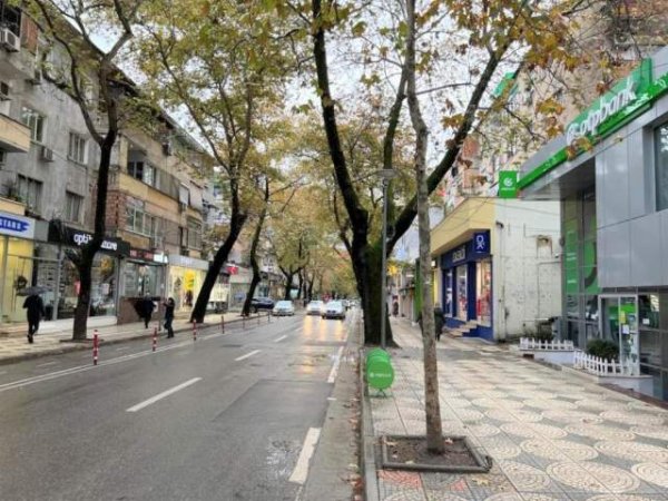 Tirane, jepet me qera ambjent biznesi Kati 1, 150 m² 500 Euro (Myslym Shyri)