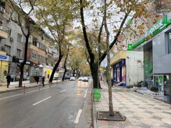 Tirane, jepet me qera ambjent biznesi Kati 1, 150 m² 500 Euro (Myslym Shyri)