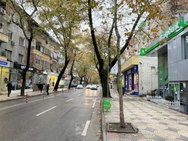 Tirane, jepet me qera ambjent biznesi Kati 1, 150 m² 500 Euro (Myslym Shyri)
