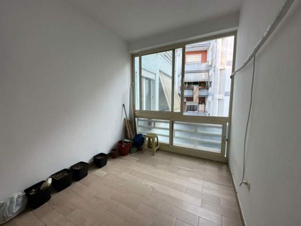 Tirane, jepet me qera apartament 2+1+BLK Kati 4, 90 m² 600 Euro (Liqeni i Thate)