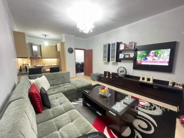 Tirane, shitet apartament 2+1+A+BLK 114 m² 186.000 Euro (liqeni)