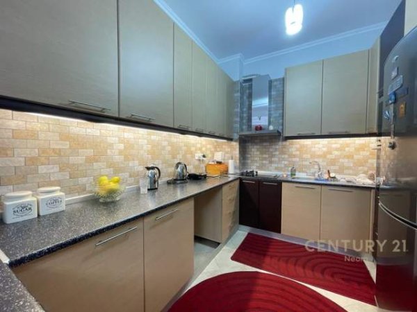 Tirane, shitet apartament 2+1+A+BLK 114 m² 186.000 Euro (liqeni)