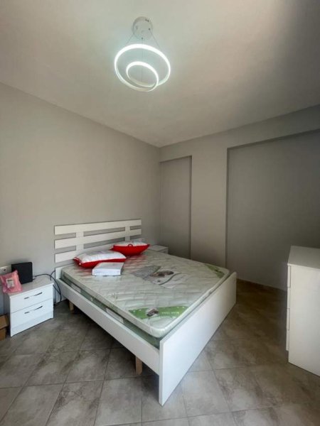 Tirane, jepet me qera apartament 2+1+BLK Kati 4, 75 m² 450 Euro (KOPSHTI BOTANIK)