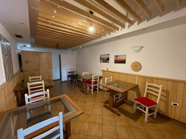 Tirane, jepet me qera bar-resorant Kati 1, 140 m² 120.000 Leke (Stadiumi Dinamo)