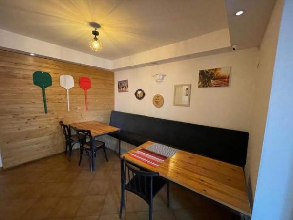Tirane, jepet me qera bar-resorant Kati 1, 140 m² 120.000 Leke (Stadiumi Dinamo)
