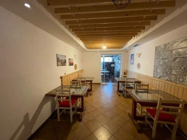 Tirane, jepet me qera bar-resorant Kati 1, 140 m² 120.000 Leke (Stadiumi Dinamo)