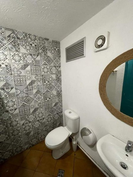 Tirane, jepet me qera bar-resorant Kati 1, 140 m² 120.000 Leke (Stadiumi Dinamo)