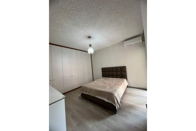 Tirane, jepet me qera apartament Kati 0, 157 m² 800 Euro (Tirana e Re - Rruga e Kosovareve)