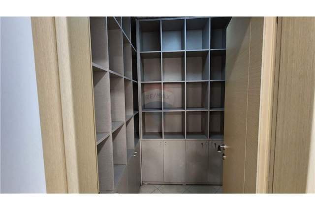 Tirane, jepet me qera zyre Kati 2, 82 m² 900 Euro (Blv Gjergj Fishta Kompleksi Delijorgji)