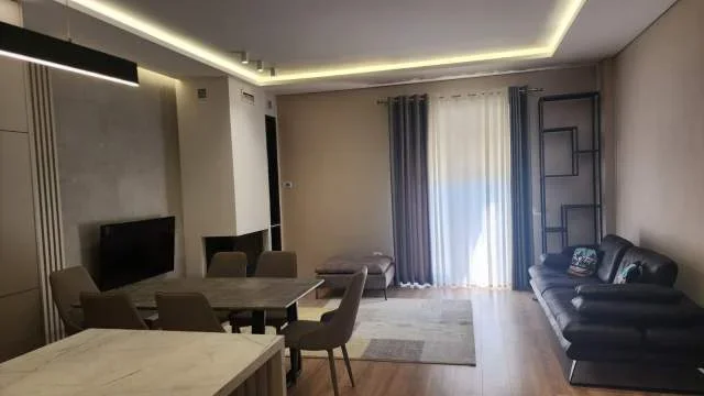 Tirane, jepet me qera apartament 2+1+2 Kati 1, 107 m² 1.000 Euro (Secret Garden Residence), prane Teg