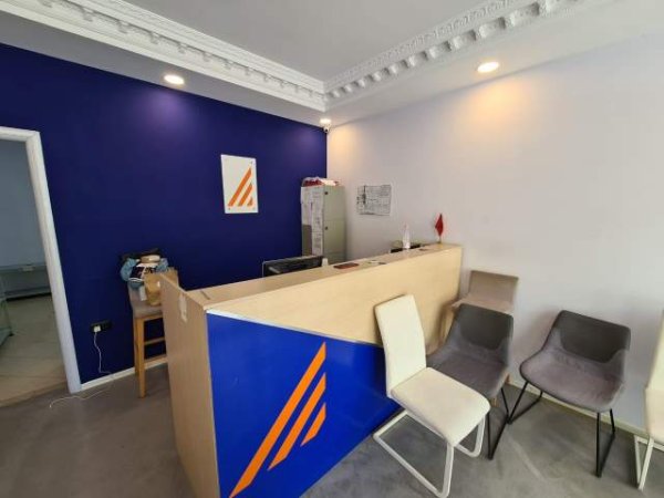 Tirane, jepet me qera dyqan Kati 0, 180 m² 1.300 Euro (Sauk)