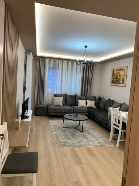 Tirane, jepet me qera apartament 1+1 Kati 3, 55 m² 500 Euro (Liqeni i Thate)