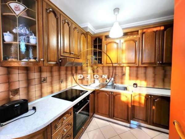 Tirane, jepet me qera apartament 2+1+A+BLK Kati 9, 87 m² 500 Euro (KOMUNA E PARISIT)