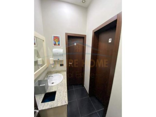 Tirane, jepet me qera lokal Kati 0, 150 m² 1.500 Euro (Rruga Frederik Shiroka)