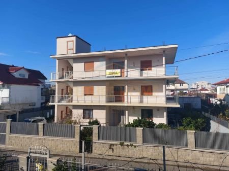 Tirane, shitet apartament 4+1 Kati 1, 452 m² 350.000 Euro (KAMEZ)