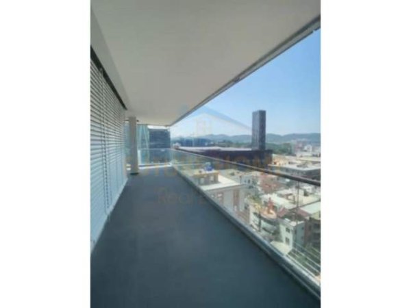 Tirane, jepet me qera ambjent biznesi Kati 12, 630 m² 6.900 Euro (Rruga Elbasanit)