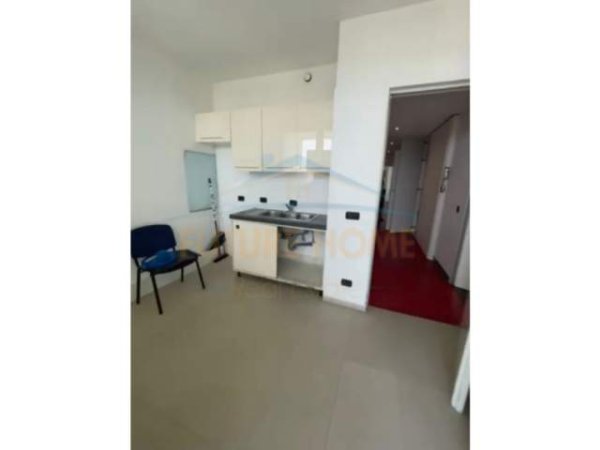 Tirane, jepet me qera ambjent biznesi Kati 12, 630 m² 6.900 Euro (Rruga Elbasanit)