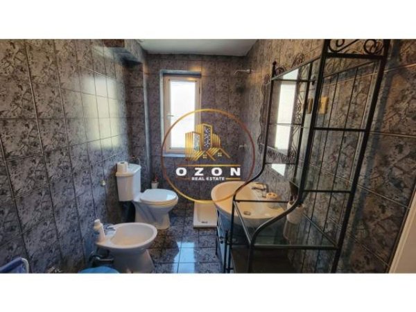 Tirane, jepet me qera apartament 1+1+A+BLK Kati 2, 60 m² 450 Euro (RRUGA E KOSOVAREVE)