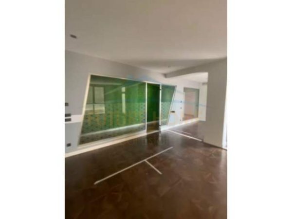 Tirane, jepet me qera ambjent biznesi Kati 12, 630 m² 6.900 Euro (Rruga Elbasanit)
