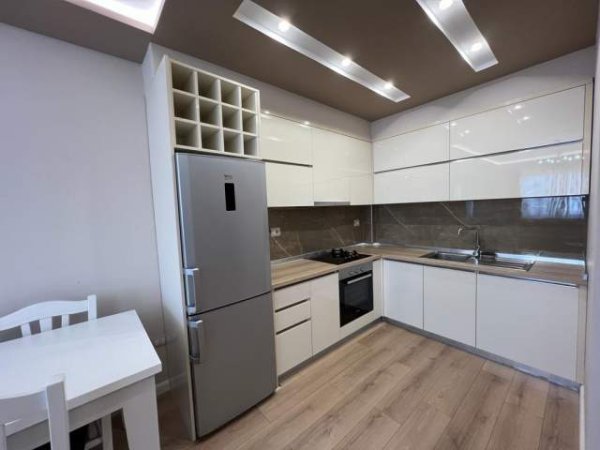 Tirane, jepet me qera apartament Kati 3, 70 m² 500 Euro (LIQENI I THATE)