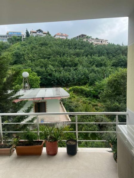 Tirane, jepet me qera apartament 1+1+BLK Kati 3, 64 m² 350 Euro (rruga e Dajtit)