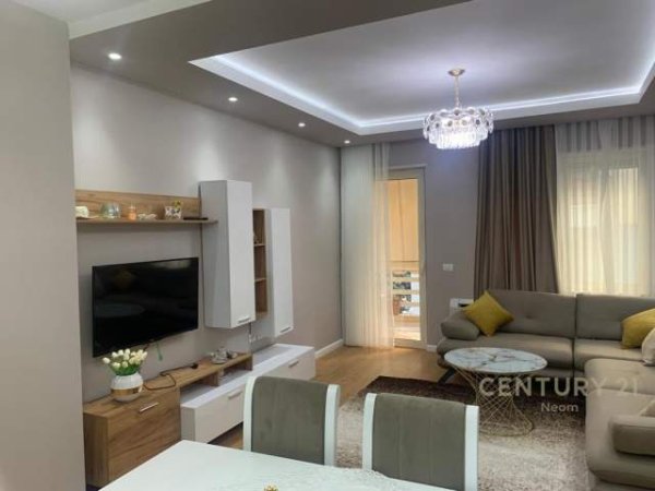 Tirane, jepet me qera apartament 2+1 Kati 2, 86 m² 650 Euro (Kopeshti Botanik)
