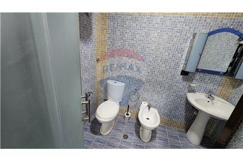 Tirane, jepet me qera apartament 2+1 Kati 5, 81 m² 600 Euro