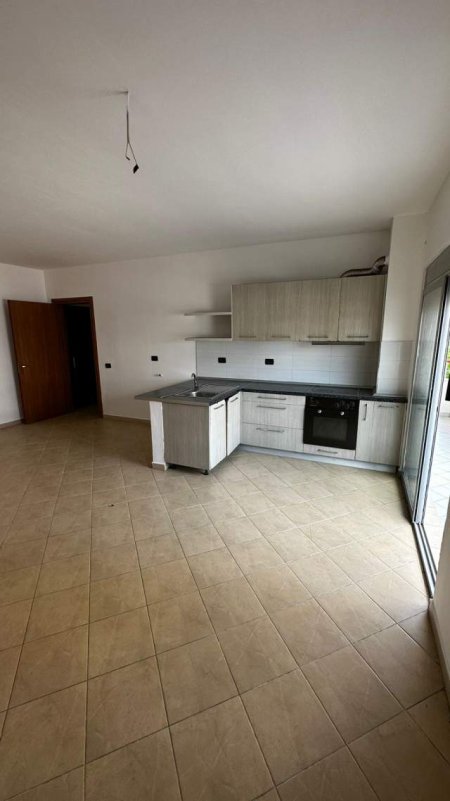 Tirane, shitet apartament 2+1+BLK Kati 3, 103 m² 95.000 Euro (Rruga Foto Xhavella)