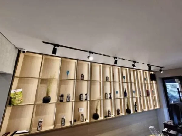 Tirane, shes lokal 75 m² 350.000 Euro (Perballe me ATSH,)