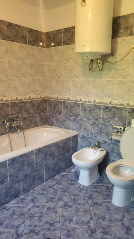 Tirane, jepet me qera apartament 2+1+A+BLK Kati 1, 100 m² 400 Euro (Shkolla bashkuar)