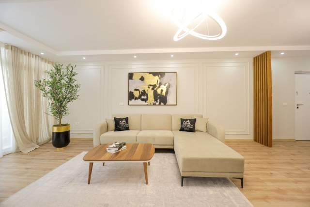 Tirane, shes apartament 2+1 117 m² Euro (Komuna e Parisit)