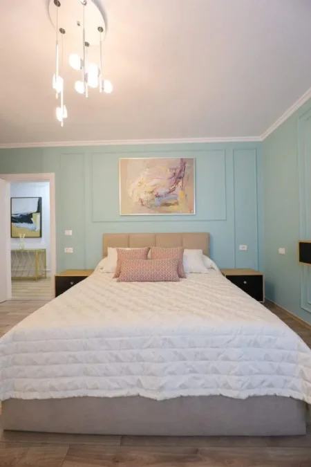 Tirane, shes apartament 2+1 117 m² Euro (Komuna e Parisit)