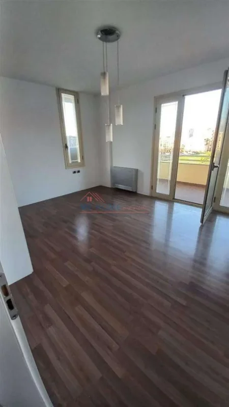 Tirane, shitet apartament 2+1+Ballkon Kati 4, 150 m² 345.000 € 