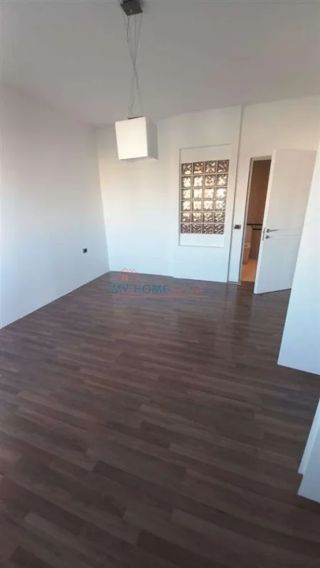 Tirane, shitet apartament 2+1+Ballkon Kati 4, 150 m² 345.000 € 