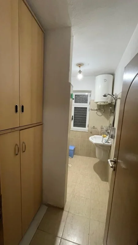 Tirane, jepet me qera apartament 1+1 Kati 3, 70 m² 550 € (Myslym shyri)