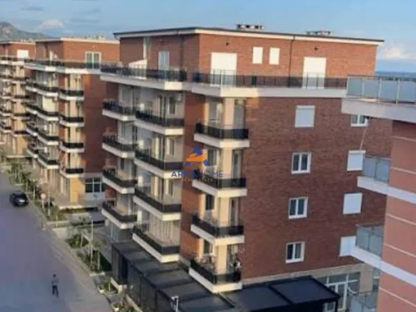 Shkoder, shitet apartament 2+1+Ballkon Kati 3, 108 m² 216.000 € 