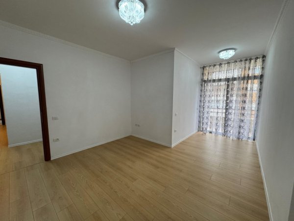 Tirane, shitet apartament 1+1 Kati 4, 68 m² 91.000 € (Rruga e Thesarit)