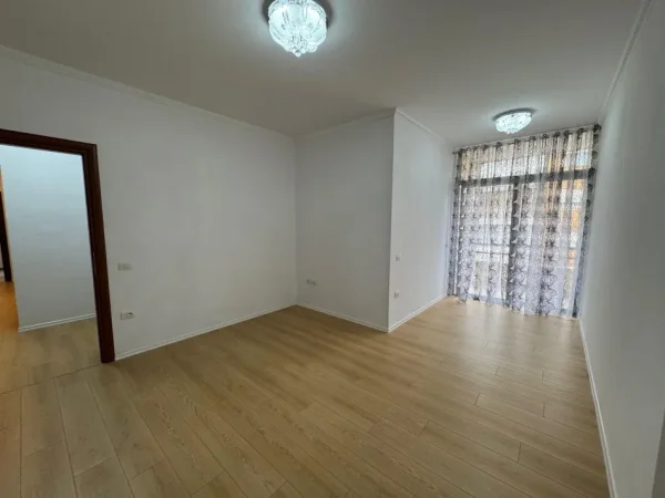 Tirane, shitet apartament 1+1 Kati 4, 68 m² 91.000 € (Rruga e Thesarit)