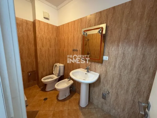 Tirane, shitet apartament 2+1 Kati 4, 75 m² 112.000 € (Rruga e Thesarit)