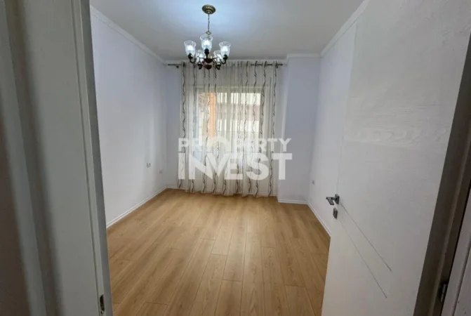 Tirane, shitet apartament 2+1 Kati 4, 75 m² 112.000 € (Rruga e Thesarit)