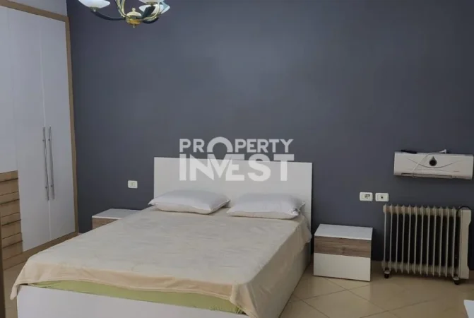 Tirane, jepet me qera apartament 2+1 Kati 4, 110 m² 650 € (Xhamia e selites)
