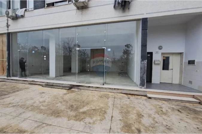 Tirane, shitet dyqan Kati 0, 110 m² (KMY, Tiranë(ID: 530411012-156)