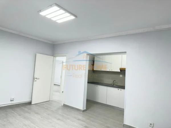 Tirane, jepet me qera zyre Kati 1, 78 m² 800 € (BULEVARDI GJERGJ FISHTA)