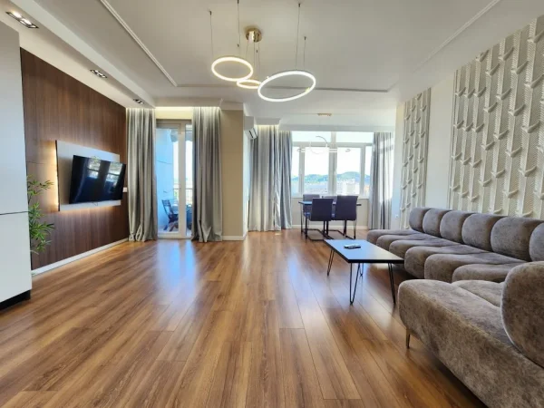 Tirane, shitet apartament 2+1 Kati 7, 110 m² 320.000 € (GJYKATAV)