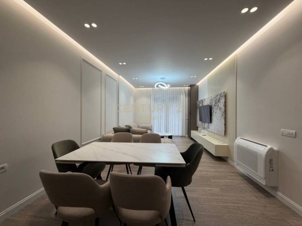 Tirane, jepet me qera apartament 2+1+Ballkon Kati 2, 100 m² 1.100 € 