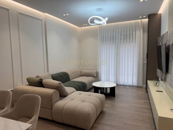 Tirane, jepet me qera apartament 2+1+Ballkon Kati 2, 100 m² 1.100 € 