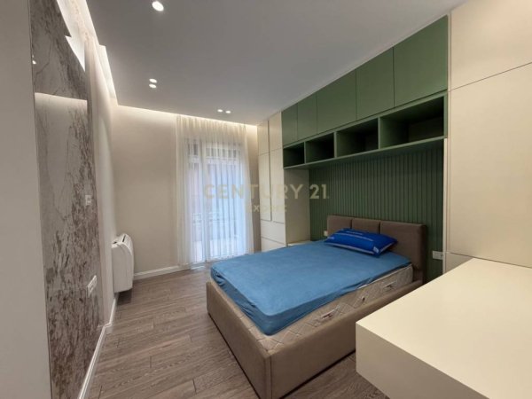 Tirane, jepet me qera apartament 2+1+Ballkon Kati 2, 100 m² 1.100 € 
