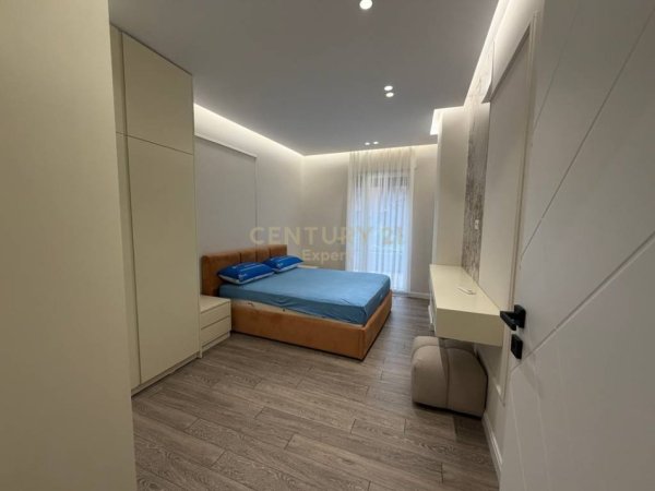 Tirane, jepet me qera apartament 2+1+Ballkon Kati 2, 100 m² 1.100 € 