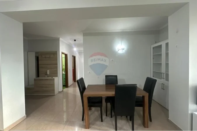 Tirane, shitet apartament 3+1 Kati 3, 124 m² 299.000 € (Rruga Him Kolli, Tiranë(ID: 530201045-184)